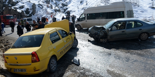 Bitlis'te trafik kazas�: 1 �l�, 6 yaral�