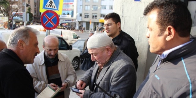 Ya�l� adam� doland�r�lmaktan emekli polis kurtard�