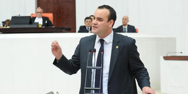 'Dernek adlarnda 'Trk' kelimesini kullanamyorlar'