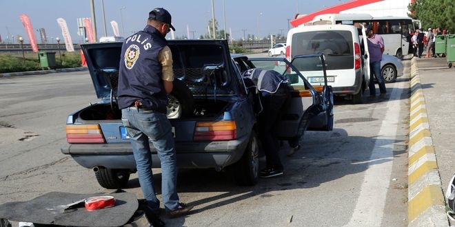 Rize'de görev başındaki polislere başarı belgesi verildi