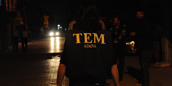 Adana'da motosikletli polisler kaza yapt: 2 yaral