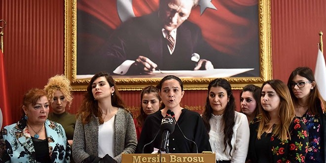 Baro Başkanı özür diledi ama 21 kadın üye istifa etti