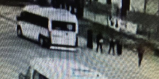 Adana'da dilenciler i�e �zel servisle gidip geliyor