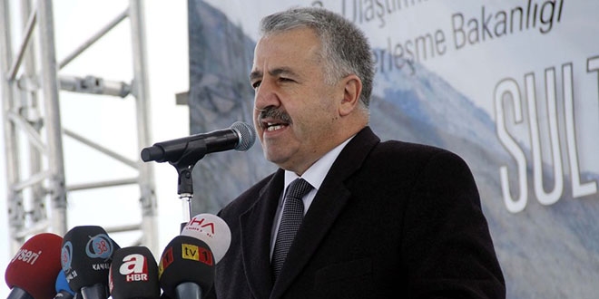 Bakan Arslan'dan 'helikopter kazas�' a��klamas�