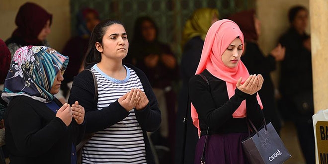 Kutsal mekanlarda YGS yo�unlu�u