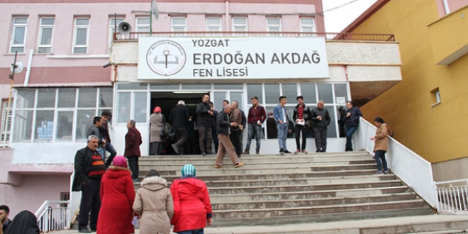 3 ilde YGS'ye bir dakika geç kalanlar giremedi