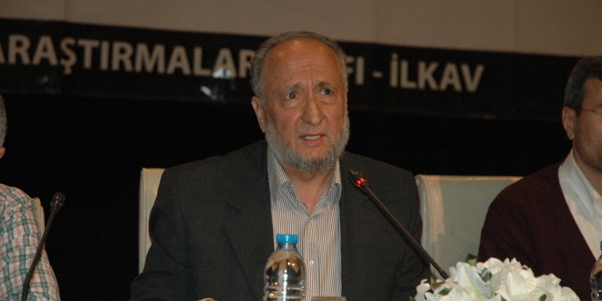 Bazı polisler, İlkav Vakfını bastı