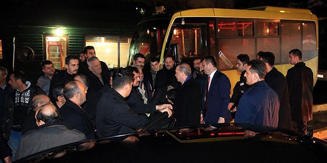Cumhurbaşkanı Erdoğan'dan minibüs durağına ziyaret