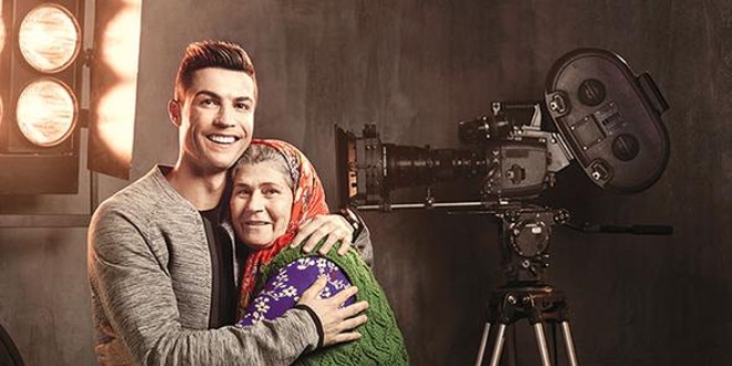 Ronaldo reklamını Ümmiye Teyze çekti