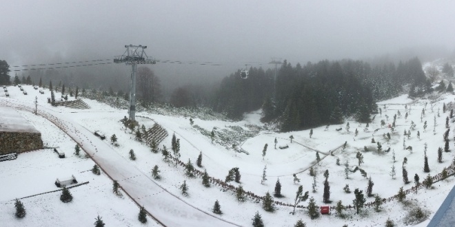 Uluda�'da 1 metre kar var