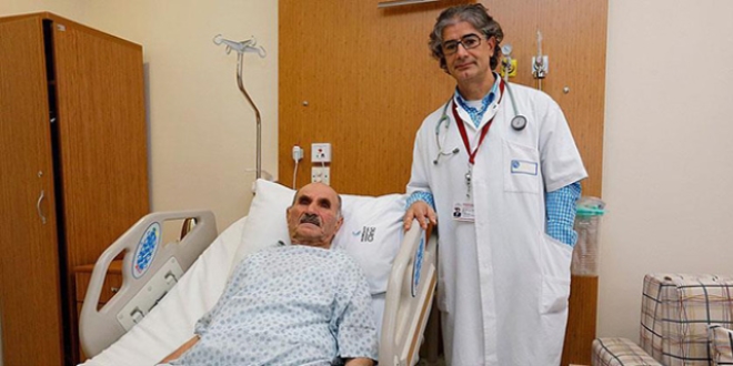 82 yaşındaki hastanın kalp kapağı 15 dakikada değiştirildi