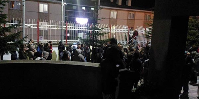 Öğrenci yurdundan çıkan duman paniğe neden oldu