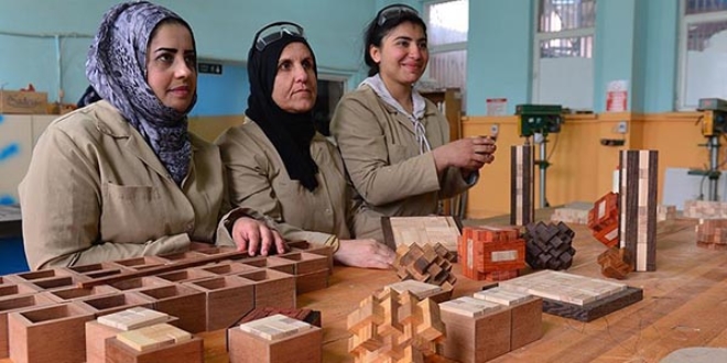 Ahşap 'yapboz'lar kadınların kazanç kapısı oldu