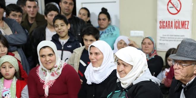 Gündüz tarla, akşam sahne tozu yutuyorlar