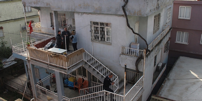 Adana'da evde patlama: 3 yaralı