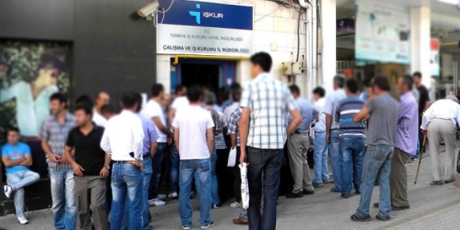 'Yaklaşık 232 bin kişi istihdama yeni giriş olarak katıldı'