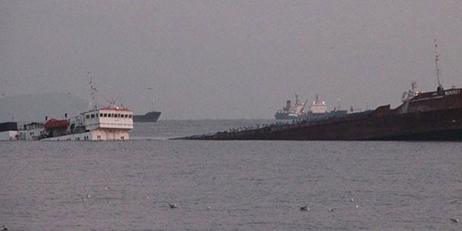 Libya açıklarında Türk gemisi battı