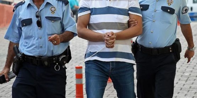 Kapatılan FETÖ okulunda çalışan 13 öğretmen gözaltında