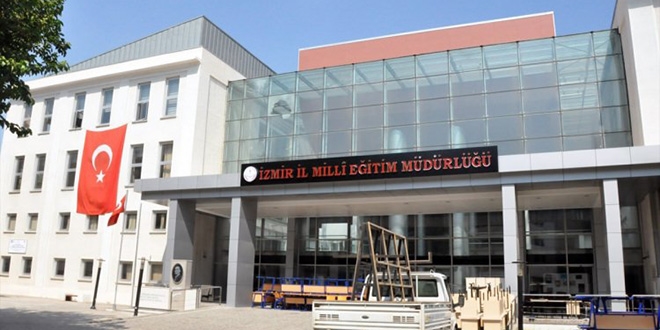 İzmir'de 1'i okul müdürü, 4 kişi açığa alındı