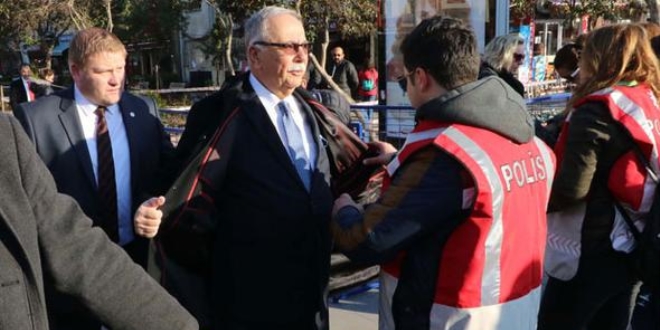 Belediye Başkanı polis tarafından aranınca...