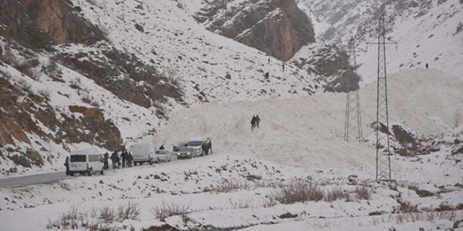 Van-�atak karayoluna ��� d��t�