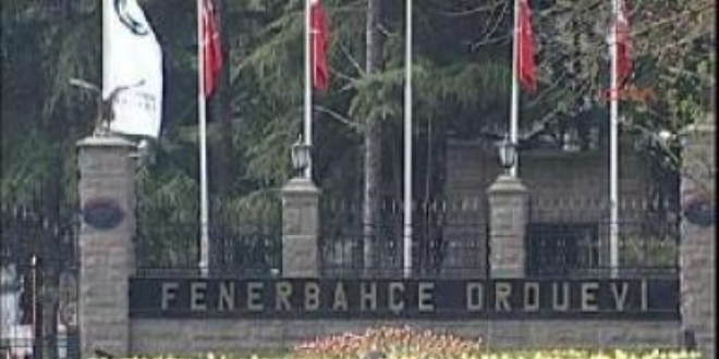 Eylemlerin engellenmemesi için orduevini kuşatmışlar