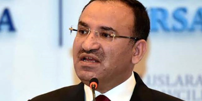 'Herkesi bir tela�, korku alm��. Ya size ne oluyor?'