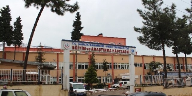 Hemşire, eşi tarafından bıçaklandı