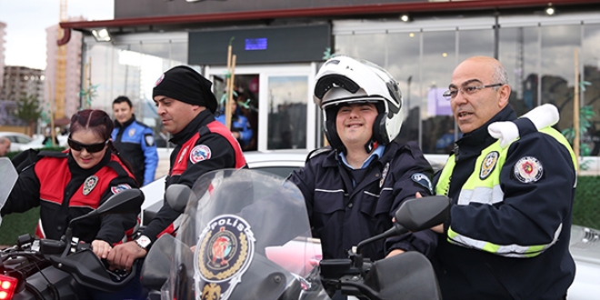 Bir günlüğüne polis oldular