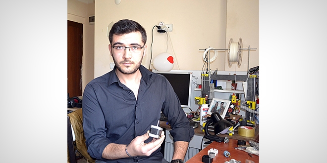 Üniversiteli genç, tasarladığı yazıcıya yerli step motoru üretecek