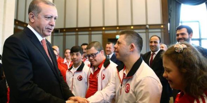Erdoğan, down sendromlu çocukları kabul etti