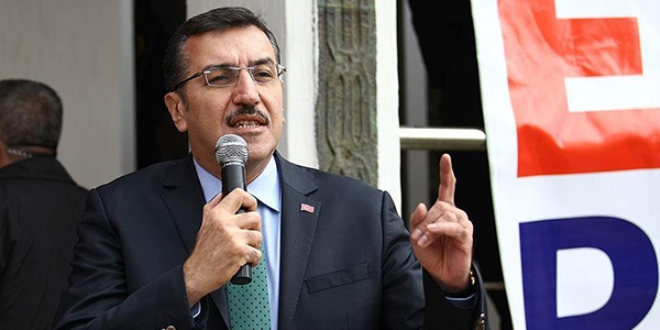 'Anlaşılıyor ki arkadakilerin maskeleri düştü'