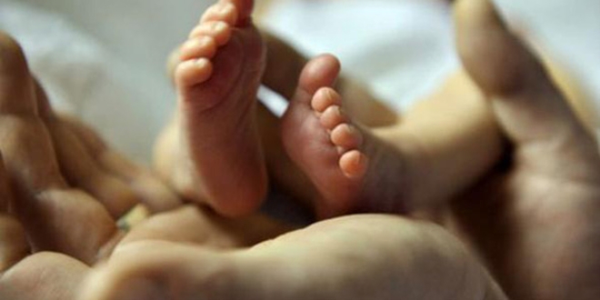 25 günlük bebeği 4 bin liraya sattılar!