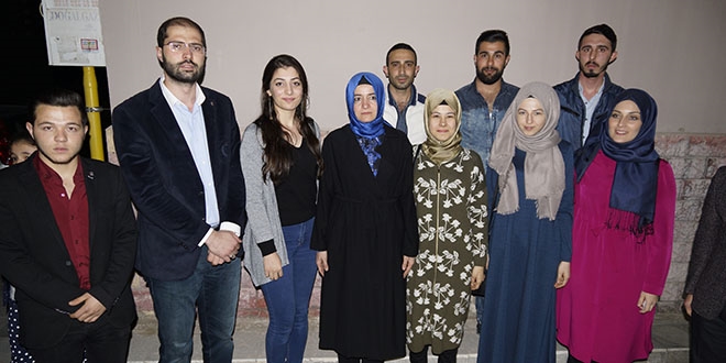 Bakan Kaya, şehit polis Fethi Sekin'in ailesini ziyaret etti