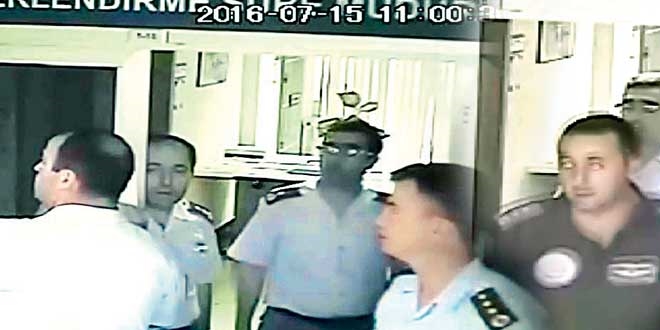 Akademide 27,5 saatlik darbe toplantısı