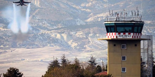 Hava Kuvvetlerini öğretmenler yönetmiş