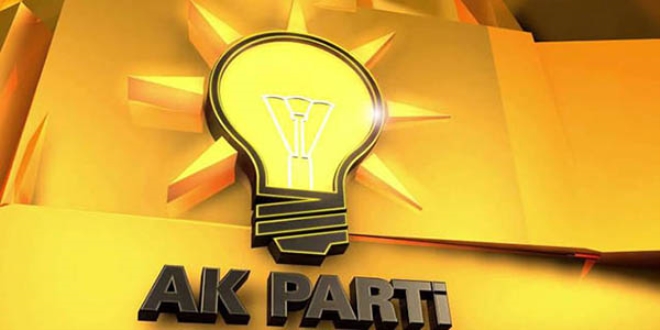 AK Parti'den 'eyh Sait'e fatiha pankart' aklamas