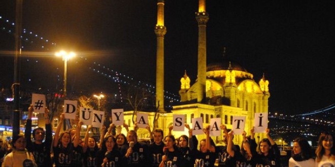 İstanbul'dan 'Dünya Saati' hareketine destek