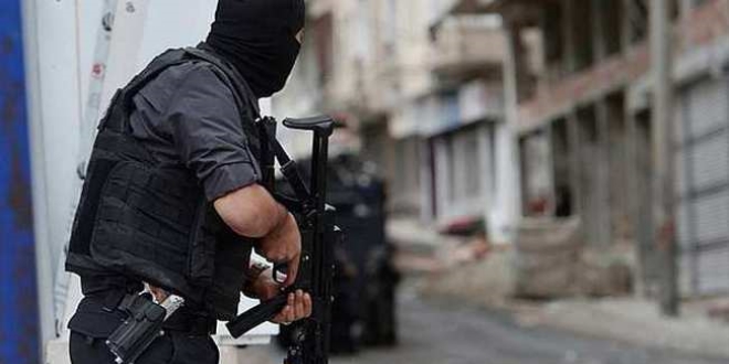 Diyarbakr'da 2 polis memuru iin mfetti talep edildi
