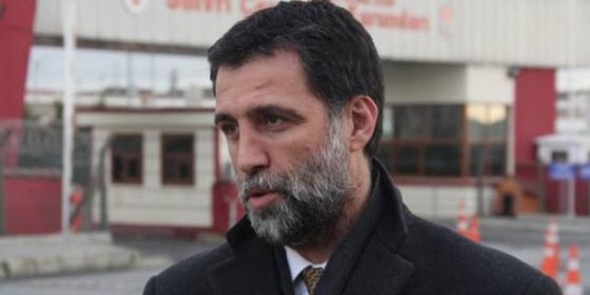 FETÖ'cü Hakan Şükür'ü DHA muhabiri savundu!