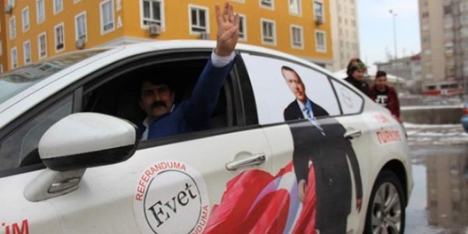 Erdo�an'a destek i�in yola ��kan �zavc� Hakkari'de