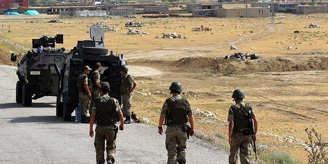 Tunceli'de yol kesen teröristler etkisiz hale getirildi