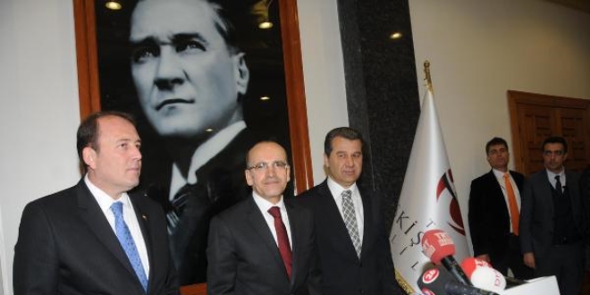Şimşek, Buca'da üniversite öğrencileriyle bir araya geldi