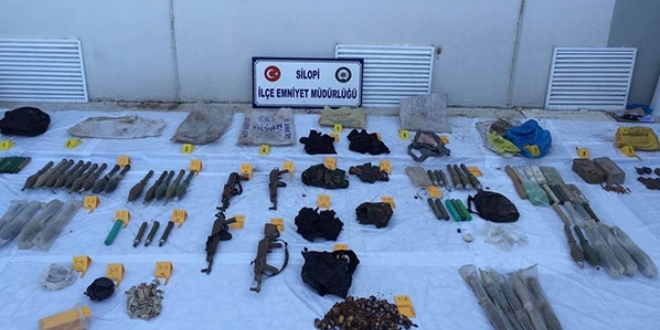 Şırnak'ta teröristlere ait 1 ton yaşam malzemesi ele geçirildi