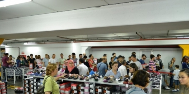 Van'da 'indirim günleri' festivaline yoğun ilgi