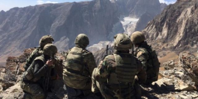 Hakkari'de 3 terörist daha etkisiz hale getirildi