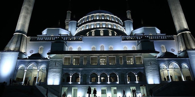 Üç aylar Çarşamba günü başlıyor