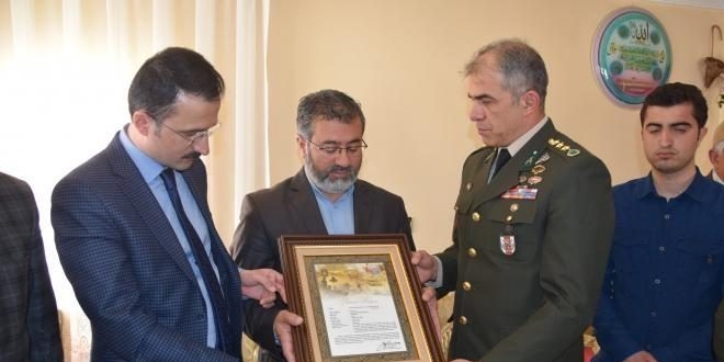 El Bab şehidinin ailesine 'şahadet belgesi' verildi