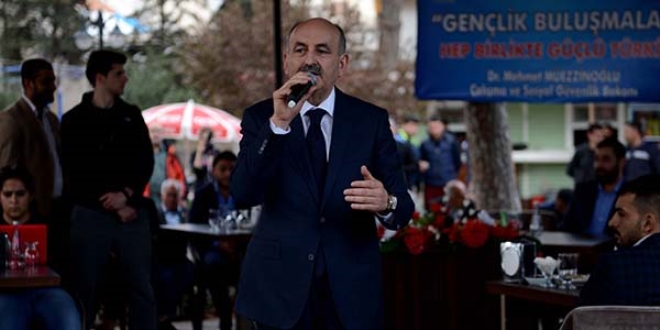'Özünü söyle, ey gençler sizden korkuyorum de'