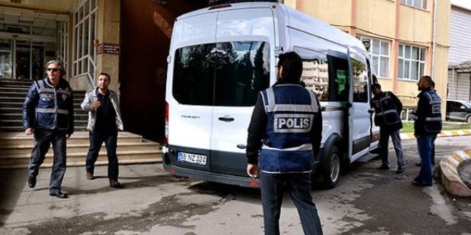 FETÖ'nün 'ışık evlerine' operasyon: 14 kişi gözaltında